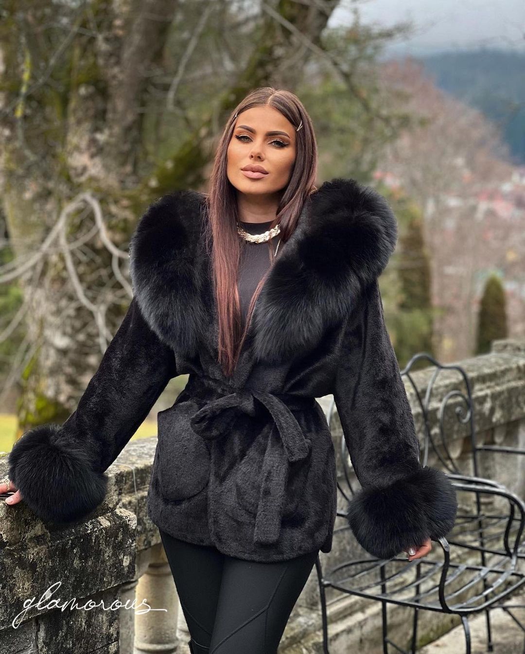 CHAQUETA DE ALCÁNTARA DE PELO DE ZORRO EN NEGRO