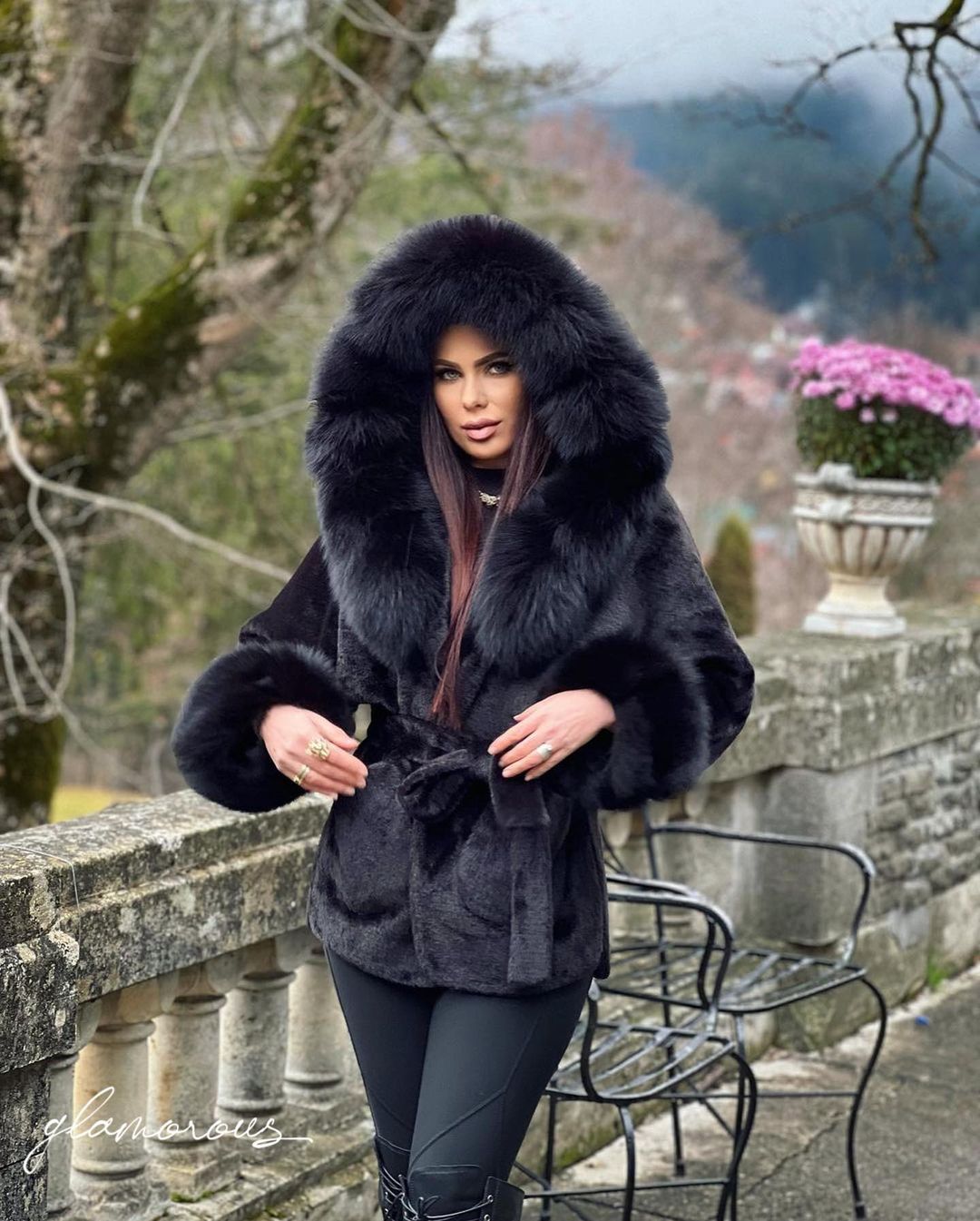 CHAQUETA DE ALCÁNTARA DE PELO DE ZORRO EN NEGRO