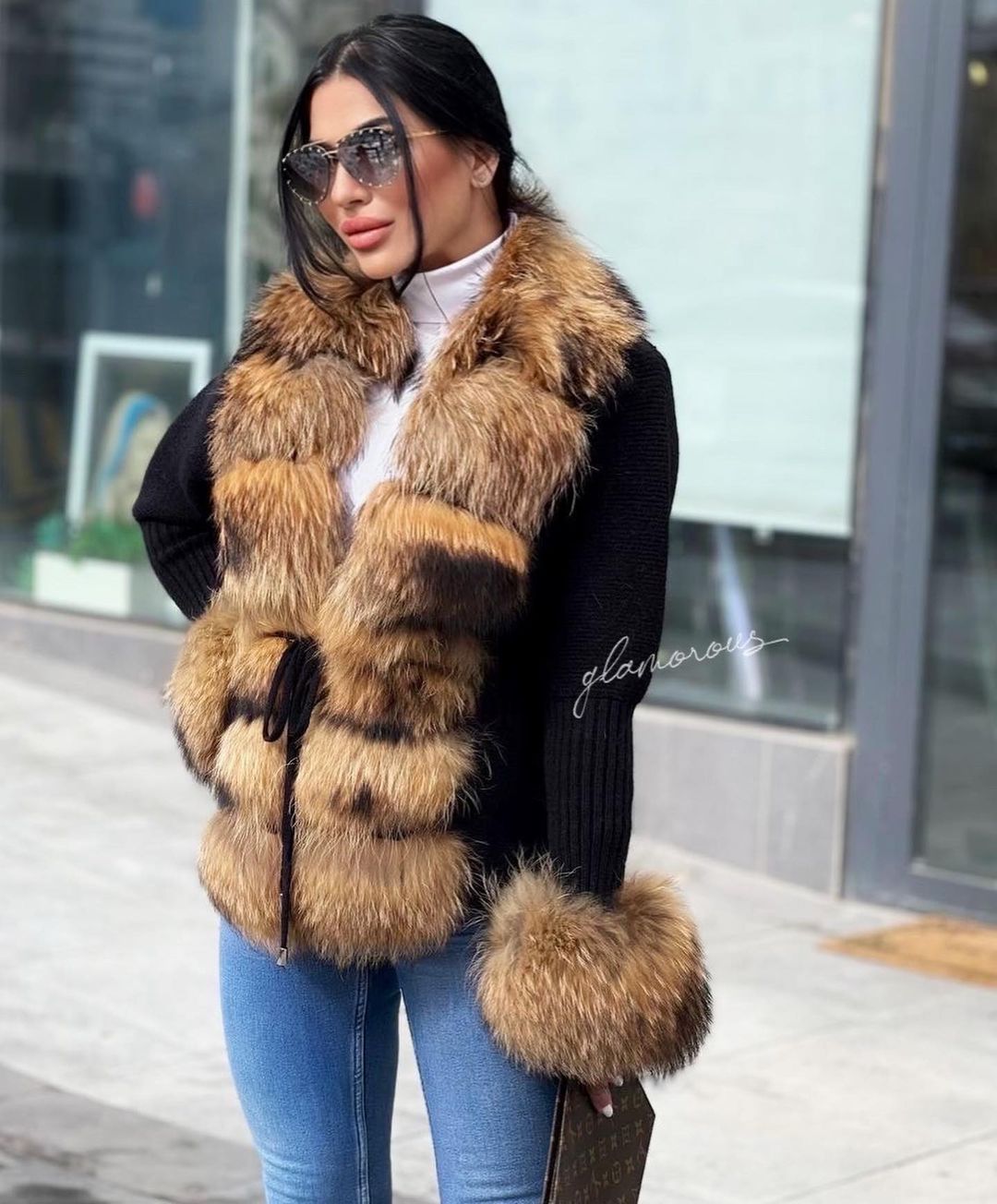 CÁRDIGAN CORTO DE PUNTO Y CASHMERE DE PIEL DE MAPACHE EN NEGRO