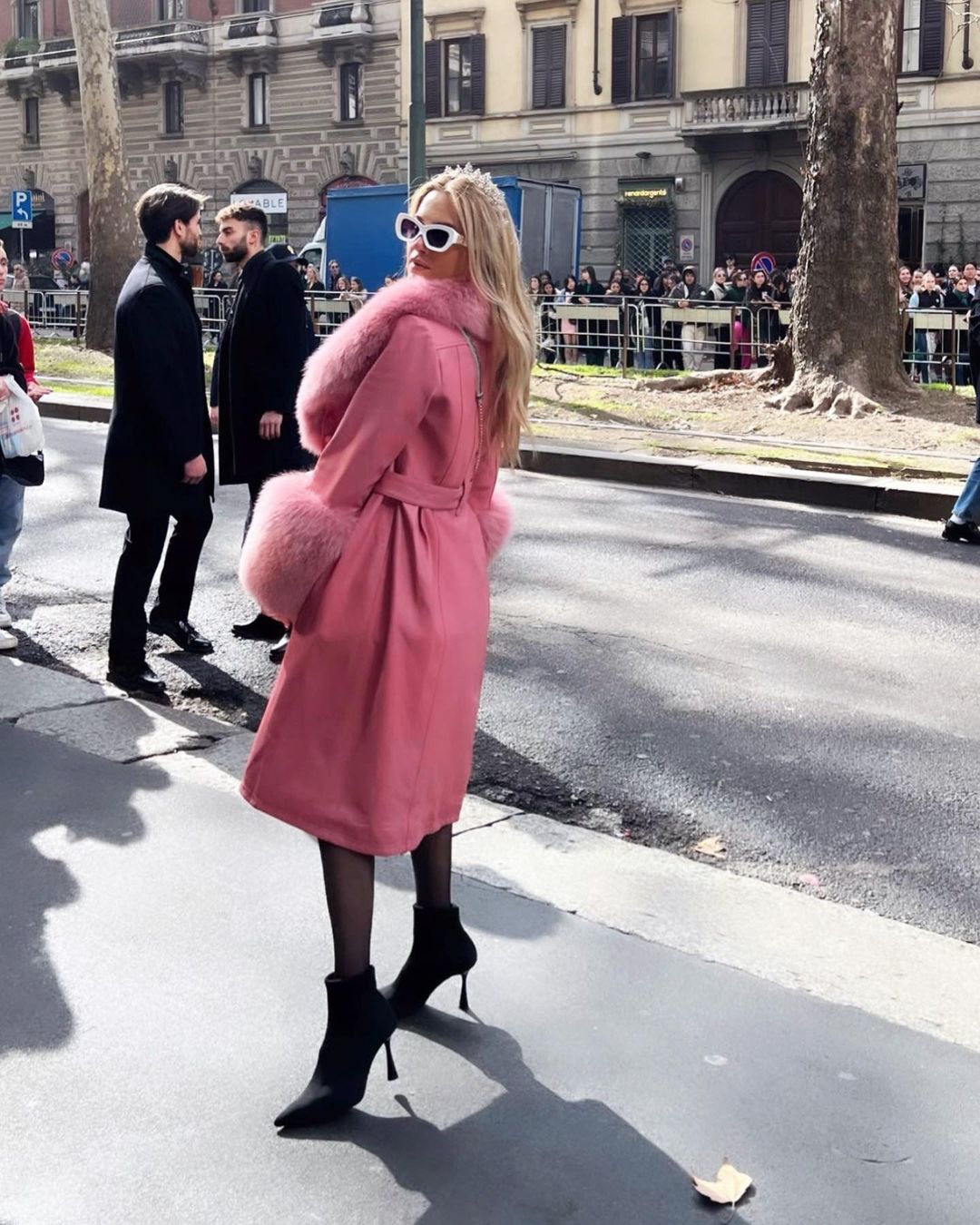 ABRIGO DE PIEL GENUINA DE ZORRO EN ROSA CLARO