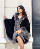 PONCHO IN CASHMERE IN PELLICCIA DI VOLPE ARGENTO NERO