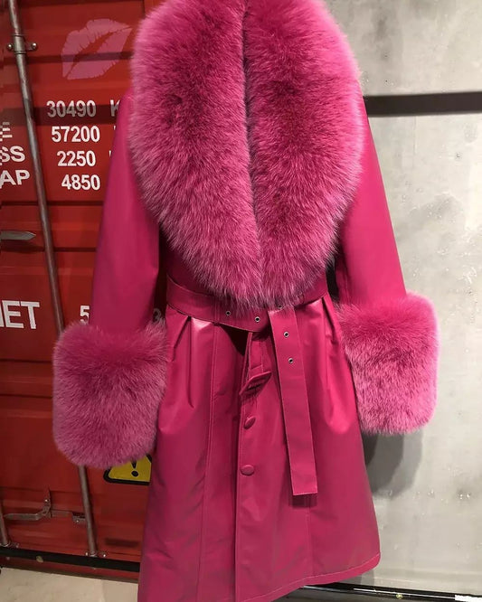 CAPPOTTO IN VERA PELLE DI VOLPE NEL COLORE FUCSIA